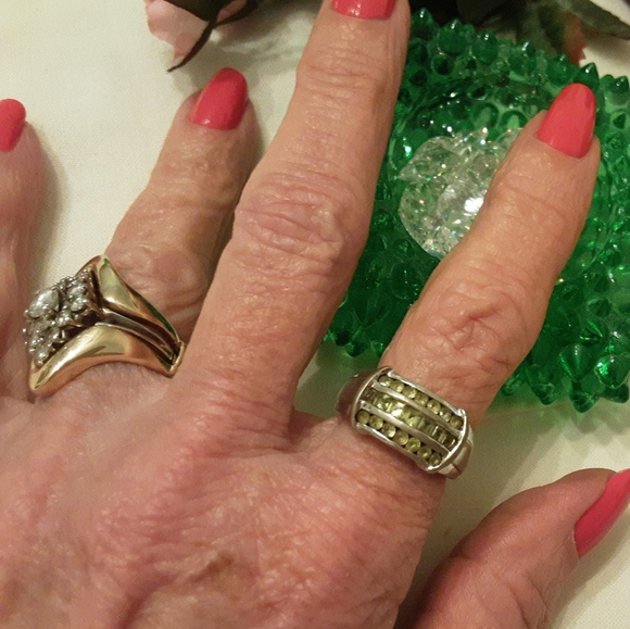 VINTAGE 925 STERLING SILVER PERIDOT RING, SIZE 8 - Picture 14 of 14